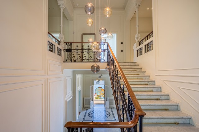 Above Lake Como, A Landmark Deal Just Concluded