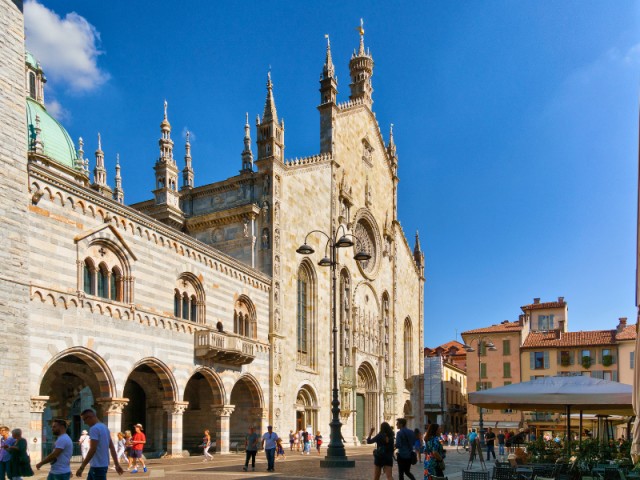Architectural Continuity: Exploring the Como Cathedral
