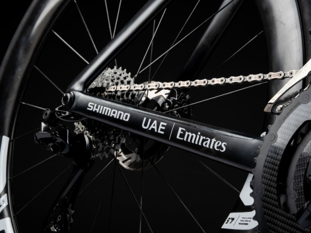 The Carbon Canvas: Pogacar's Y1Rs Raw Carbon and the Power of Provenance