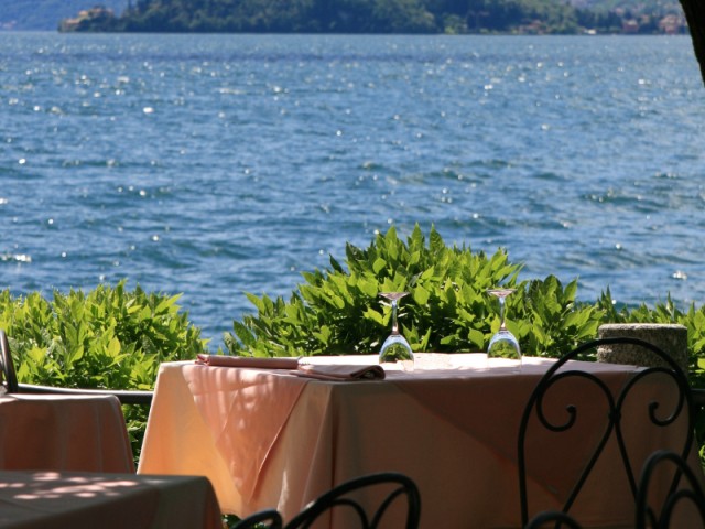 The Fluid Perspective: Lake Como, Italy