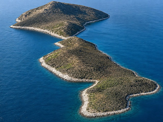 The Illusion of Value: Regulatory Realities in Private Island Investments